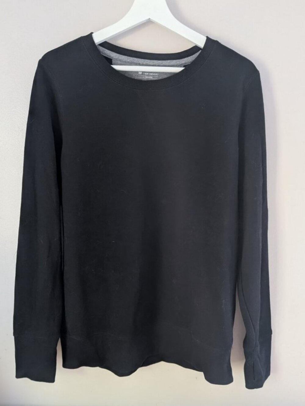 Tek Gear Black Sweatshirt - NWOT - Super Soft with Thumbholes - Comfy Sporty